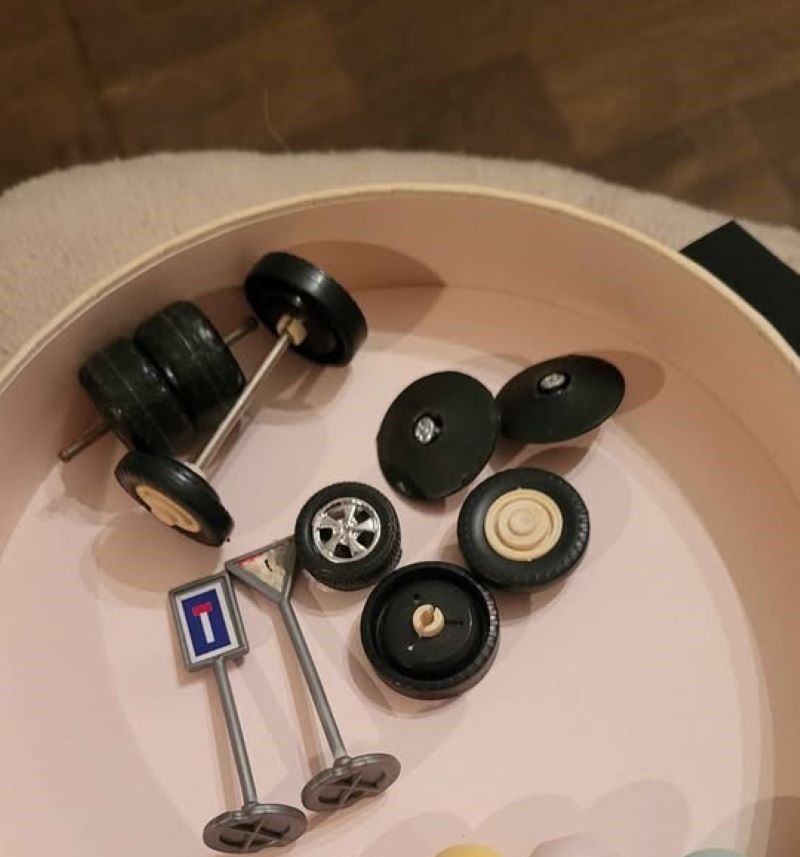 Retro různé doplňky kočárky, korále řetězy, medvídci očička - 3