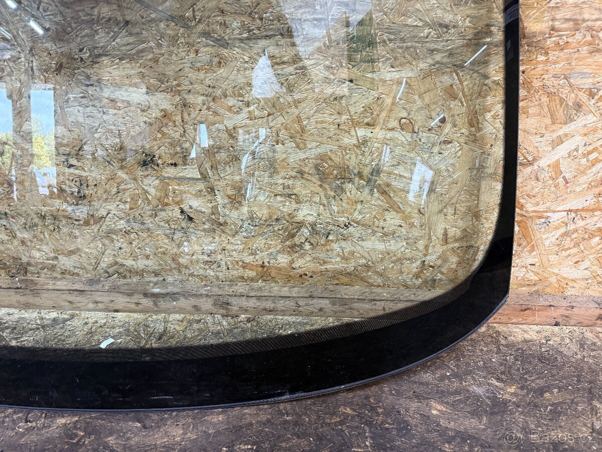 ČELNÍ OKNO AUDI A1 2012 - 3