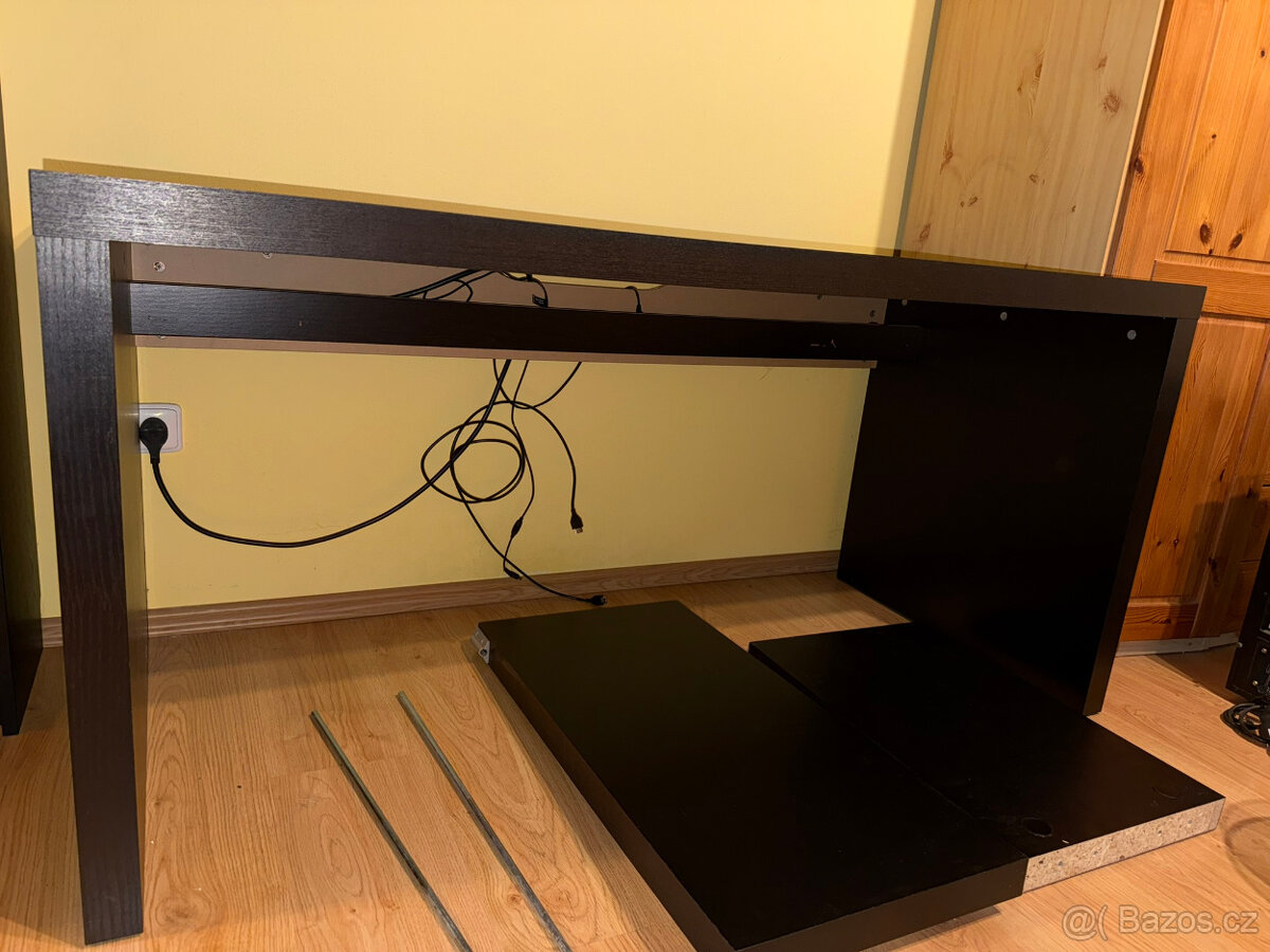 Psací stůl IKEA Malm černý - 3