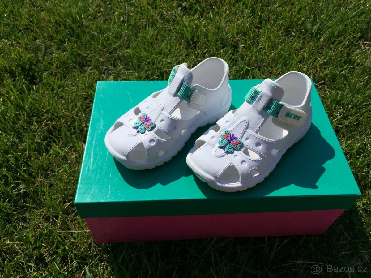 Různé dívčí botičky do vody i k vodě - 3