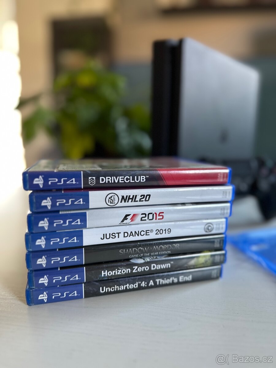 PS4 slim + 10 her - 3