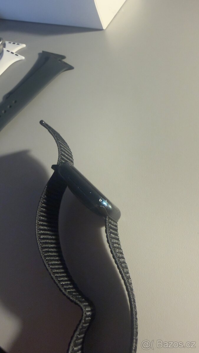 Apple Watch SE + příslušenství - 3