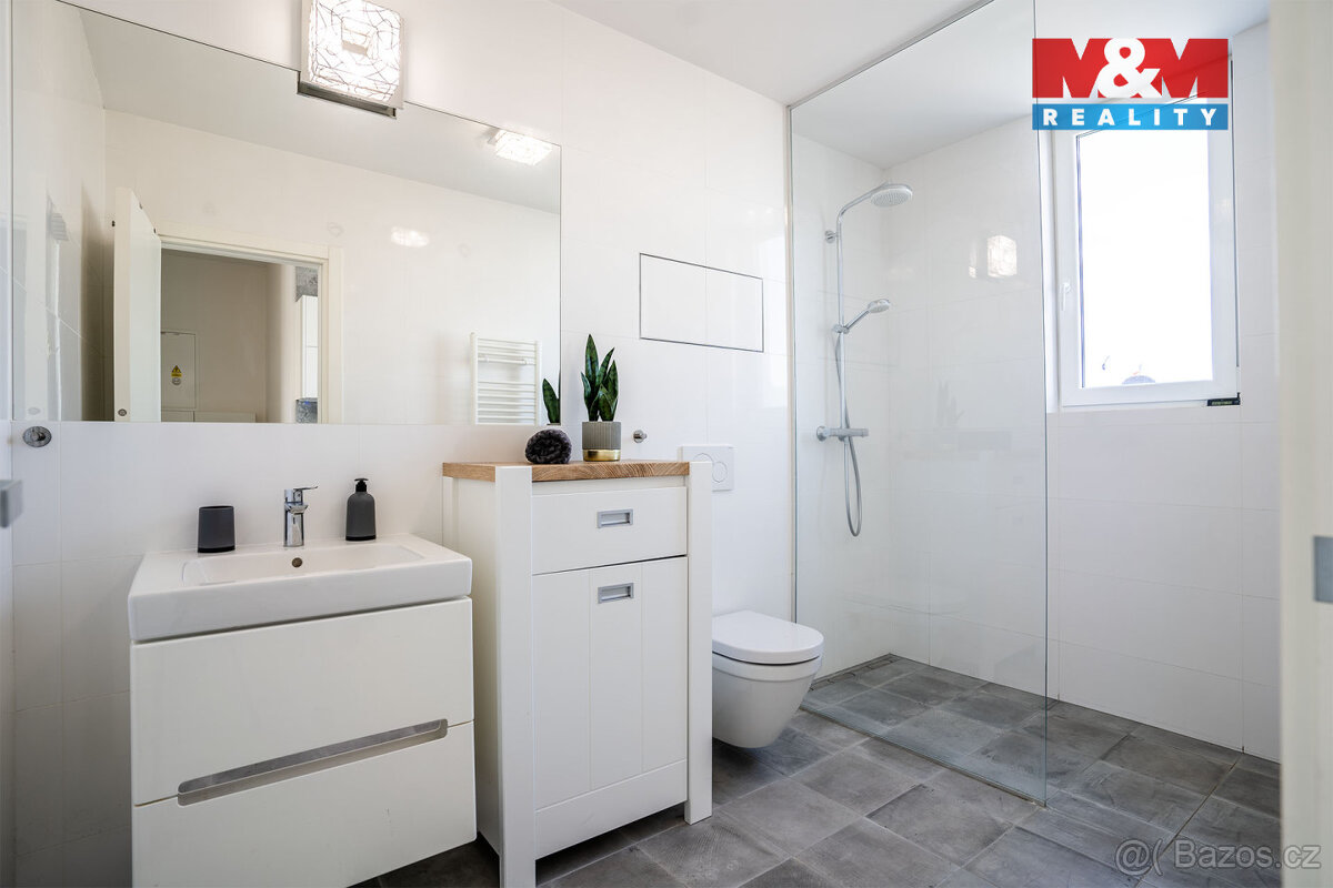 Pronájem bytu 1+kk, terasa, Pardubice, ul. Smetanovo náměstí - 3