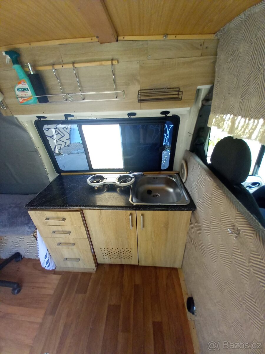 Akce Pronajem tranzit obytný a montáž topení - 3