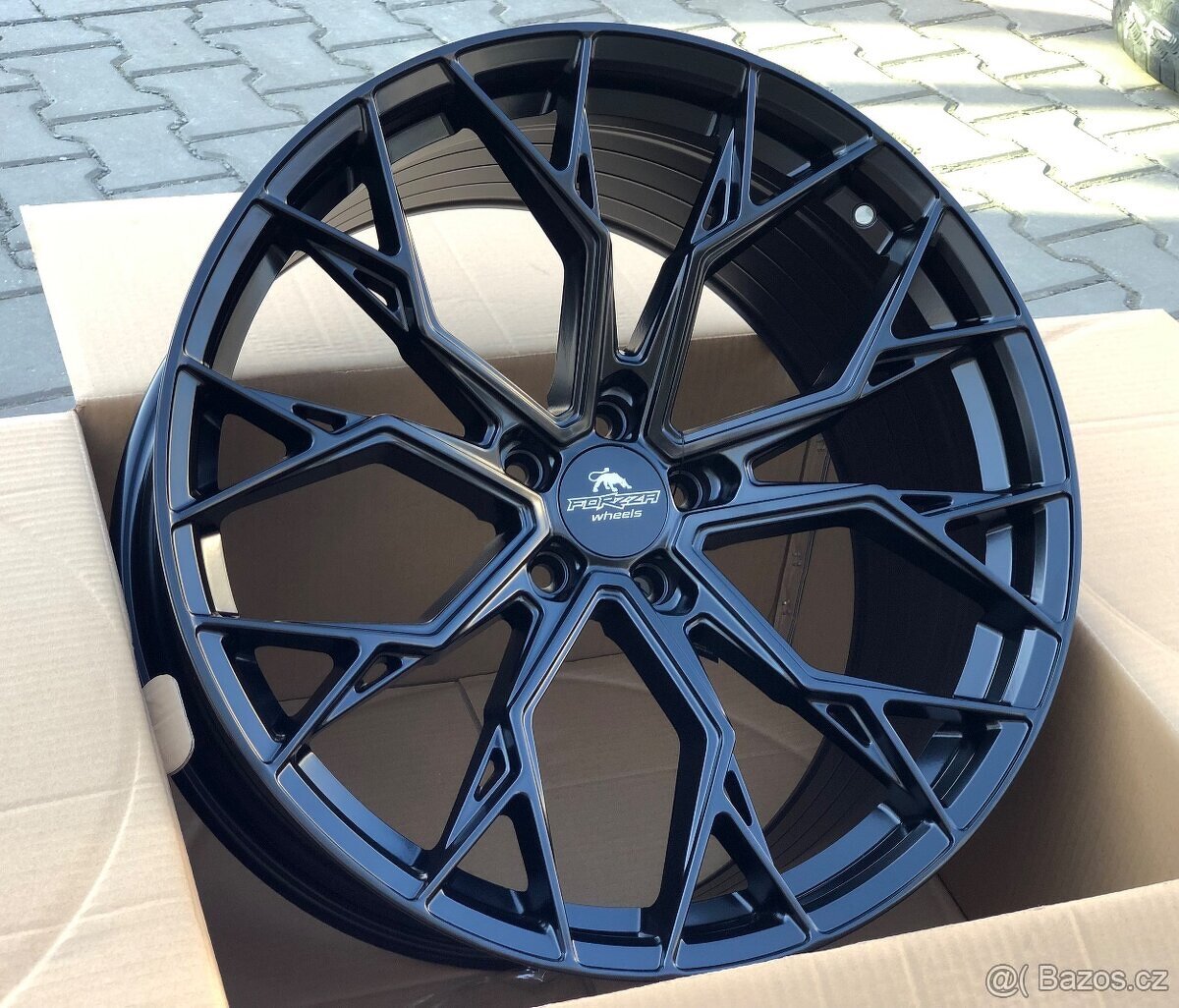 Alu kola 20” Forzza model Titan BLACK - 3