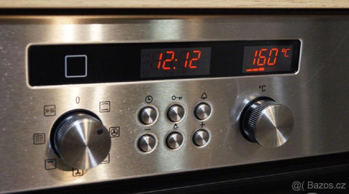 Nerezová vestavná trouba Siemens HB 650511 - 3