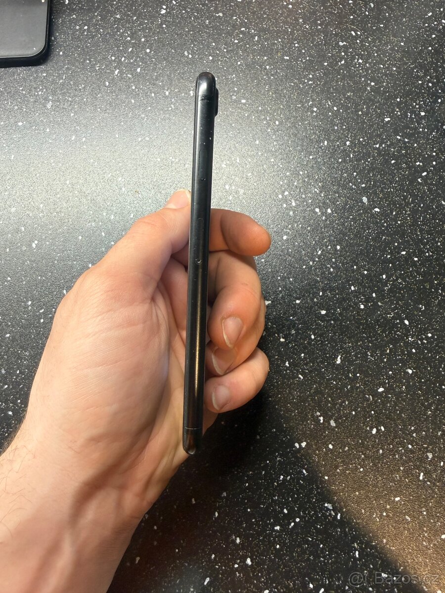 iPhone 7, 32 GB. - 3