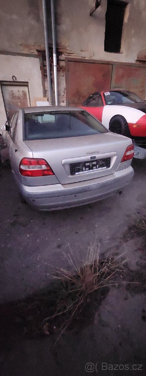 Volvo v40 , s40 před.naraznik lift - 3