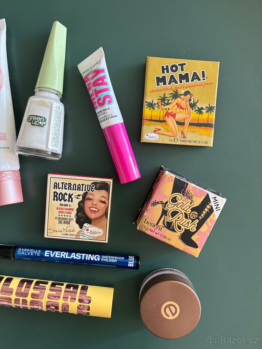 Sada dekorativni kosmetiky - 3