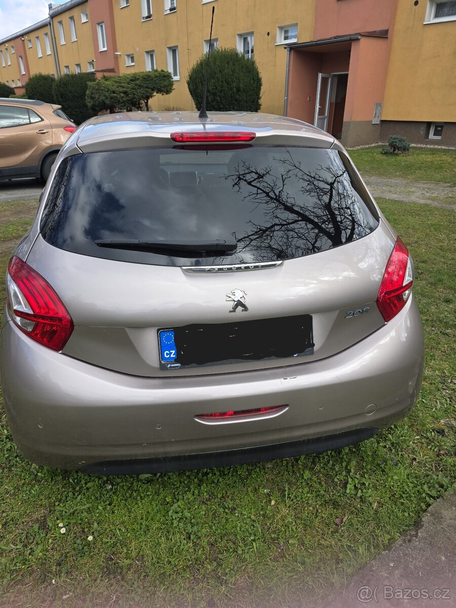 prodej auta Peugeot 208 - 3