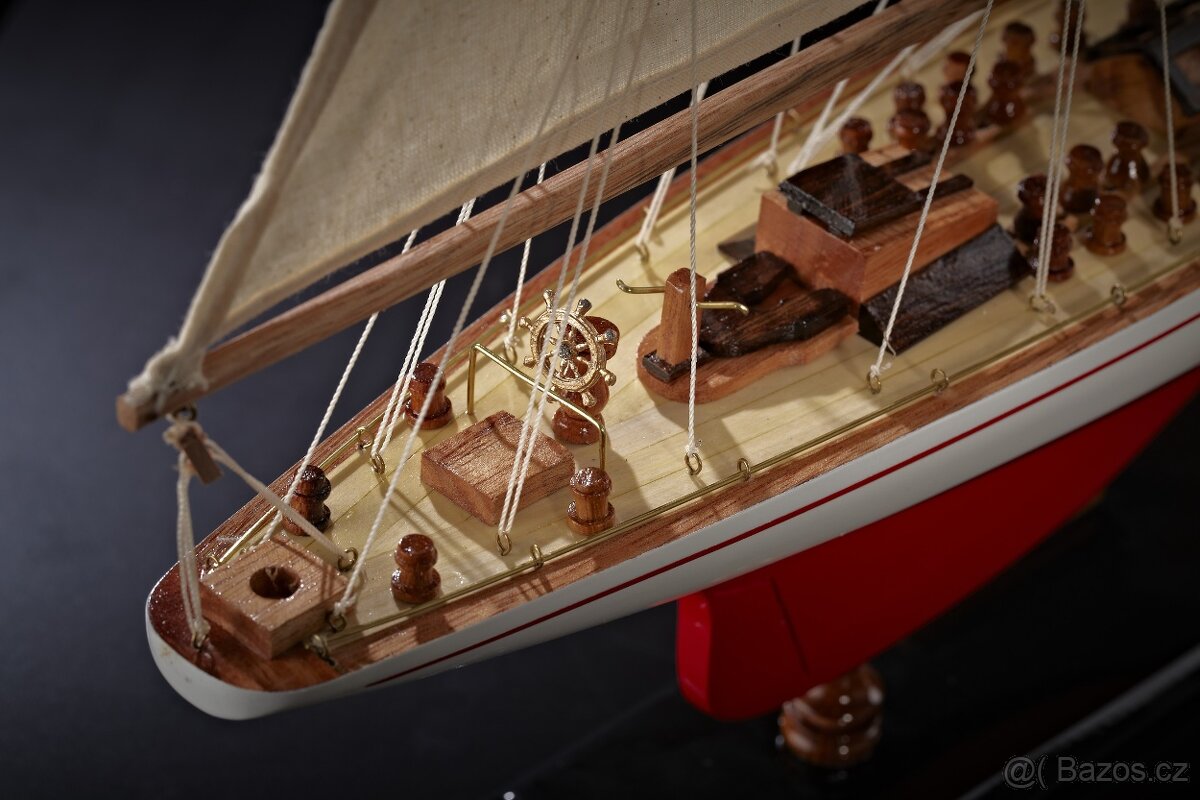 Dřevěný model lodi Endeavour 1934 - 3