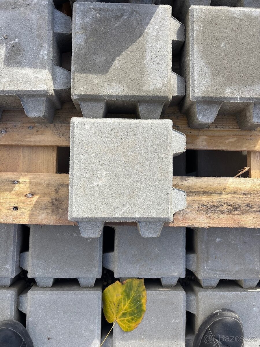 Vegetační dlažba CS beton Quadro - 3