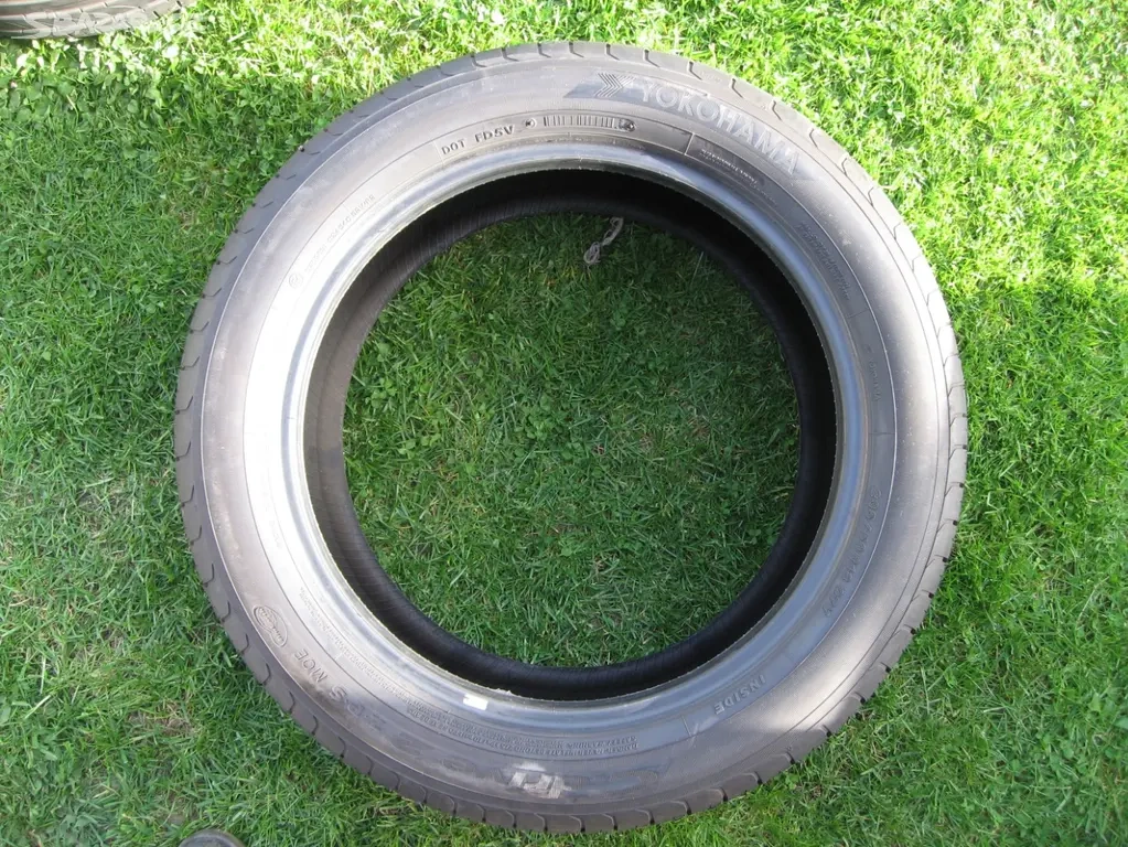 PRODÁM LETNÍ PNEU 235/50R18 CONTINEN+YOKOHAMA 2-4x - 3
