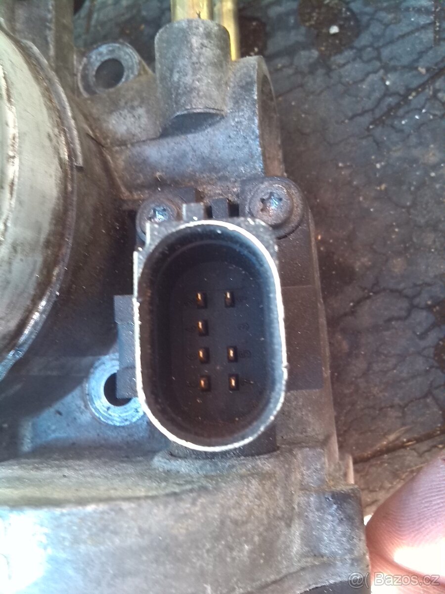 Škrticí klapka VW 021133066 - 3