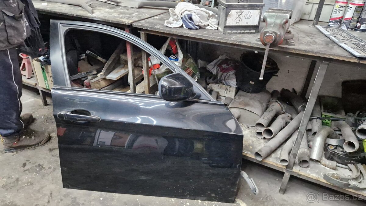 Prodám náhradní díli na BMW E90 - 3