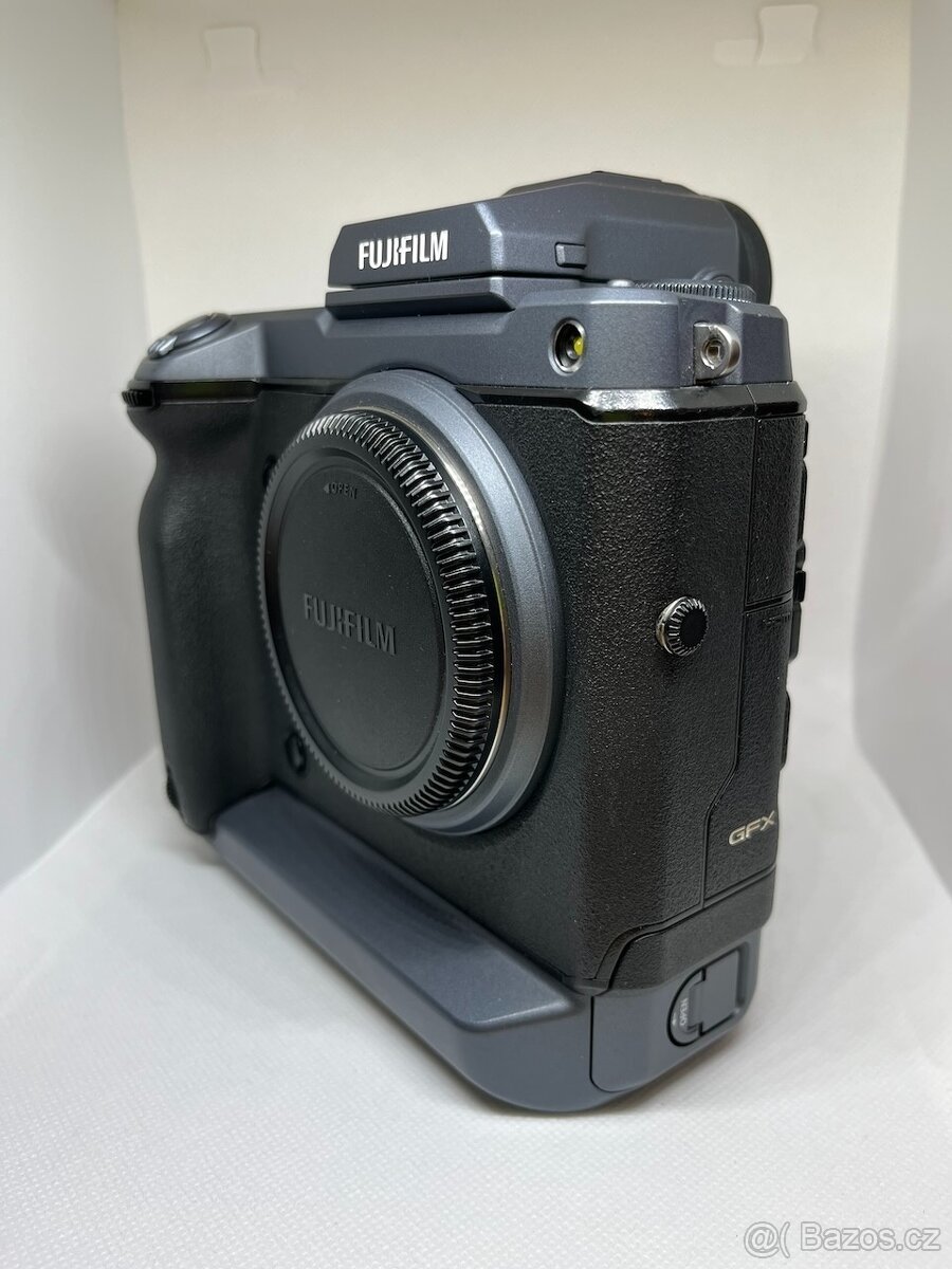 Fujifilm GFX100 - telo - 3