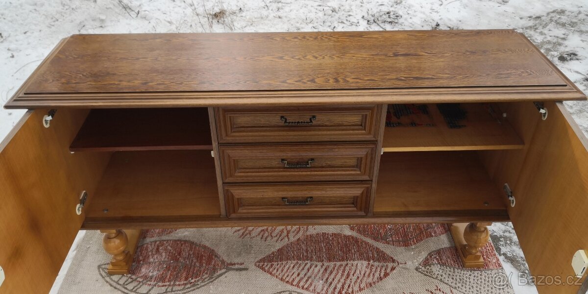 Rustikální komoda na nožkách - 3