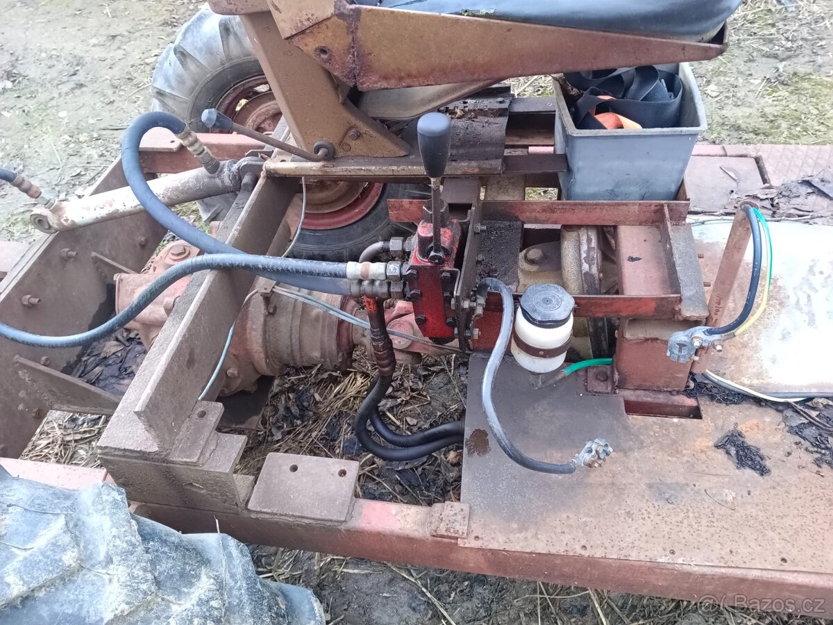 Traktor, malotraktor- domácí výroba motor octavia - 3