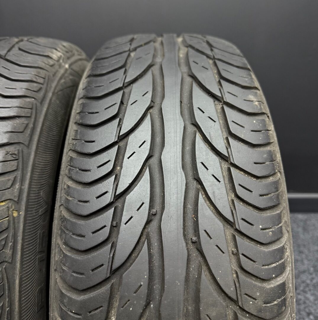 2ks pneu 195/65/15 UNIROYAL - 3