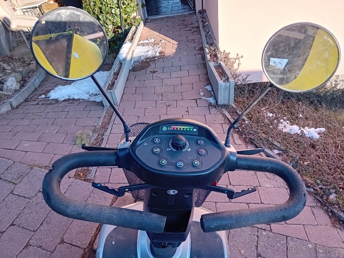 elektrický invalidní vozík - 3