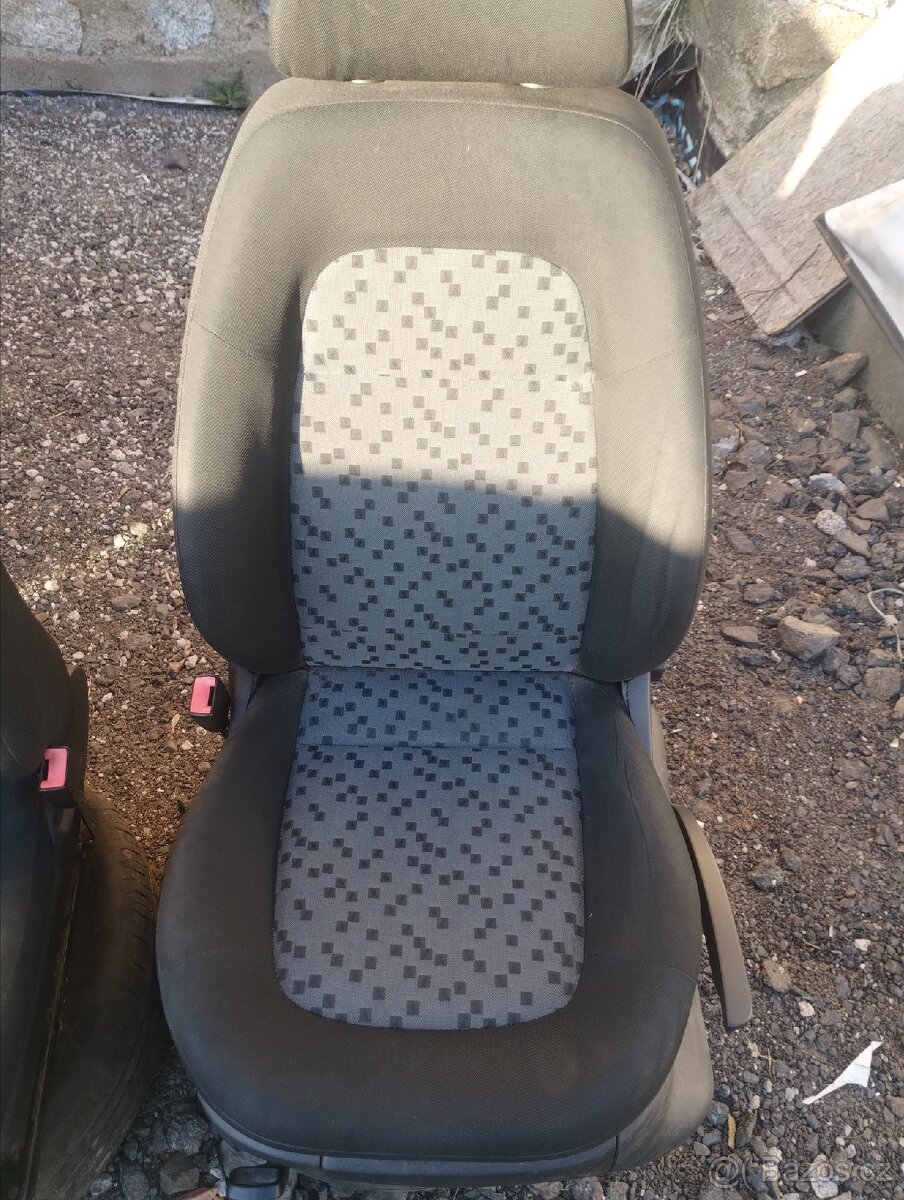 Sedačky Škoda Fabia - 3