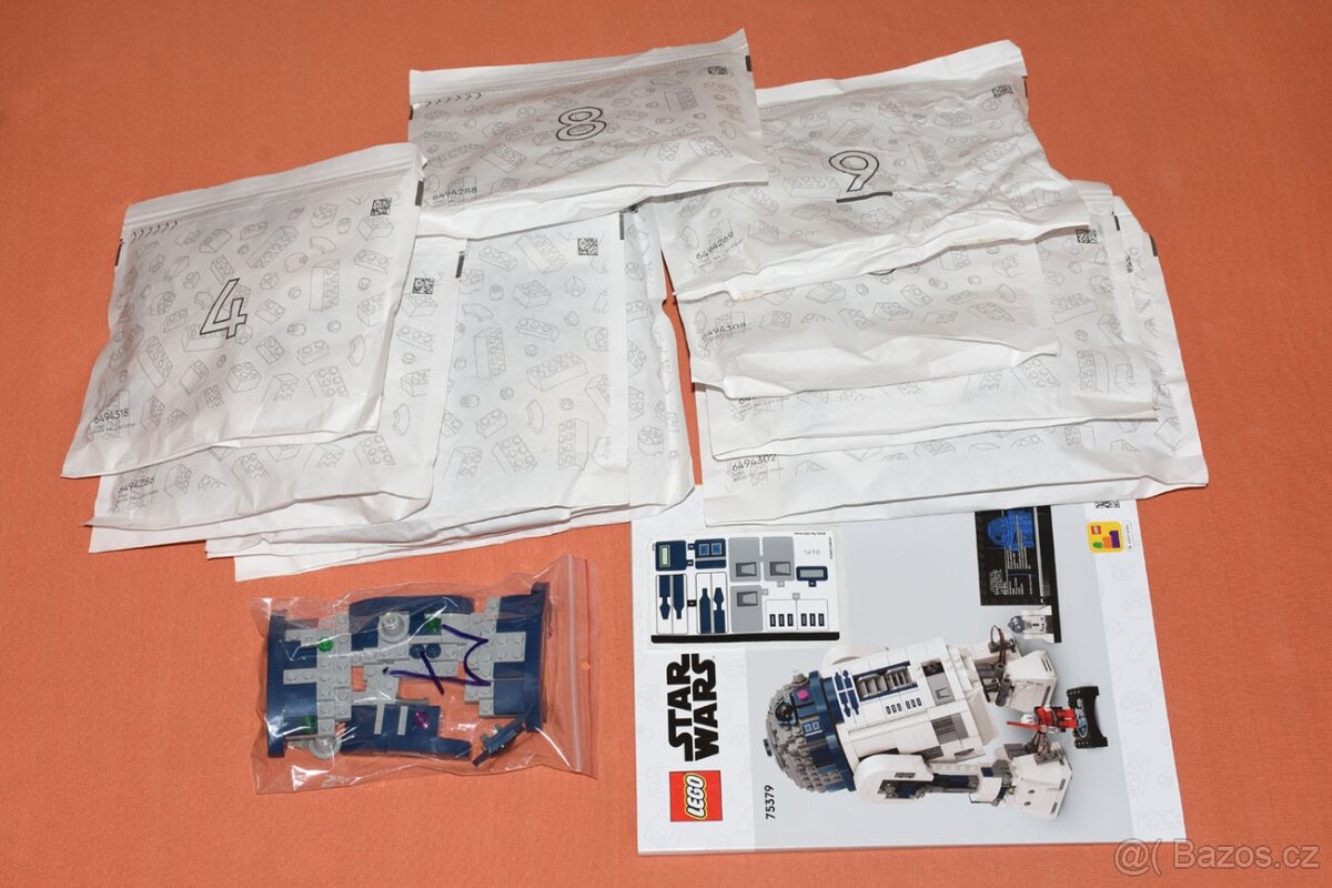 Lego 75379 - R2-D2 (nekompletní) - 3
