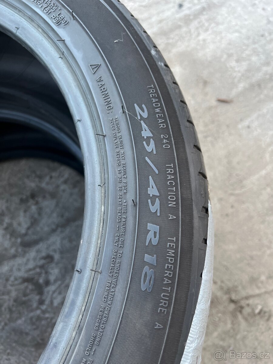 Pneu Michelin letní 245/45/18 DOT1515 - 3