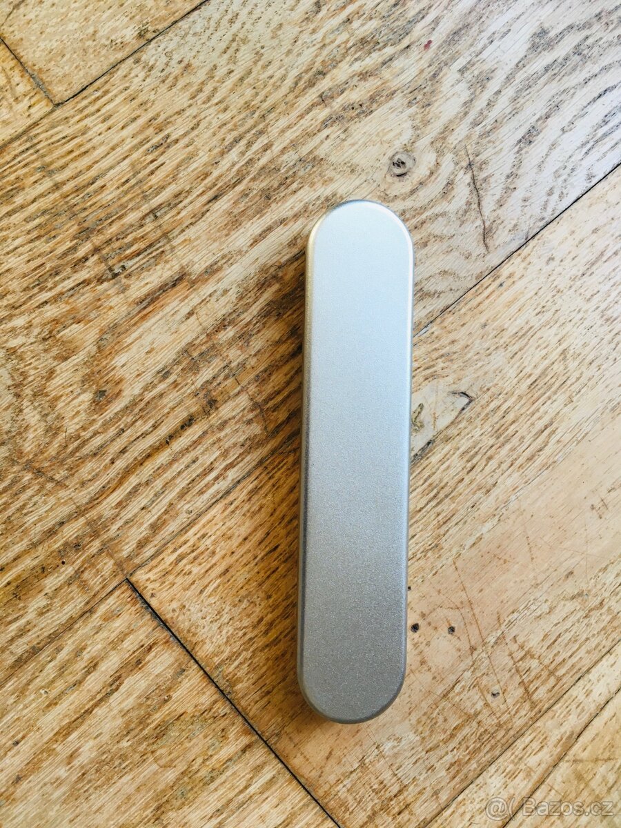 Malá plechová oválná krabička na tužku, penál - 3