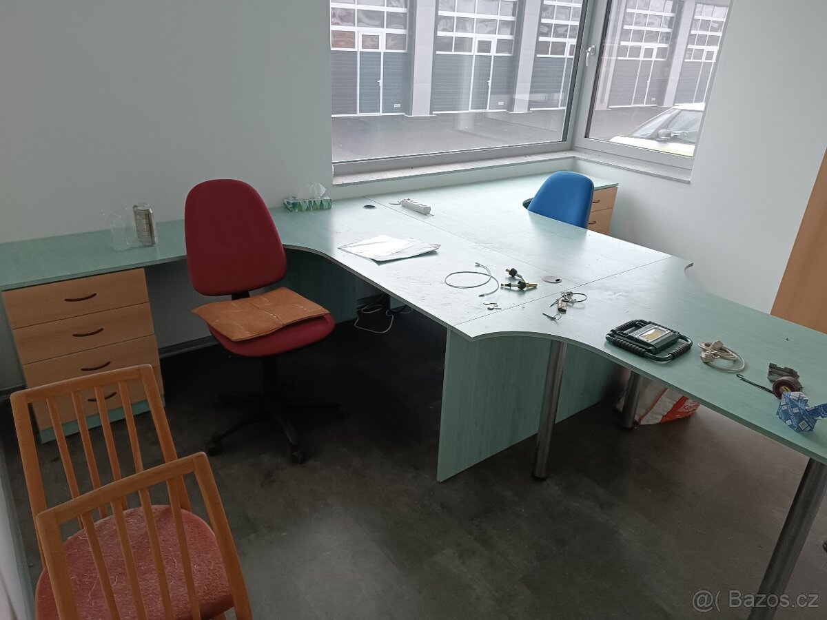 Kancelářský nábytek - 3