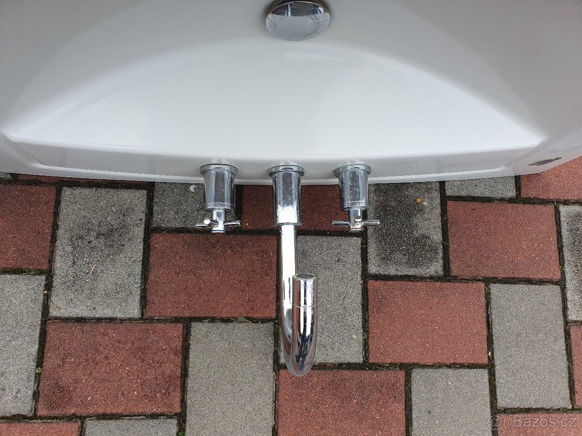 Umyvadlo 950x600 i s baterií - 3