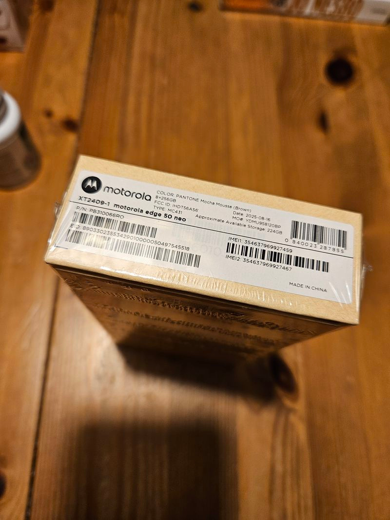 Motorola edge 50 neo hnědá - nerozbalená, záruka 2 roky - 3