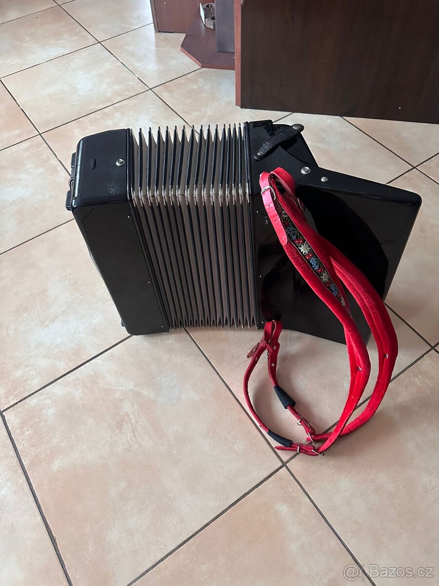 Prodám Akordeon CONTINENT - 3