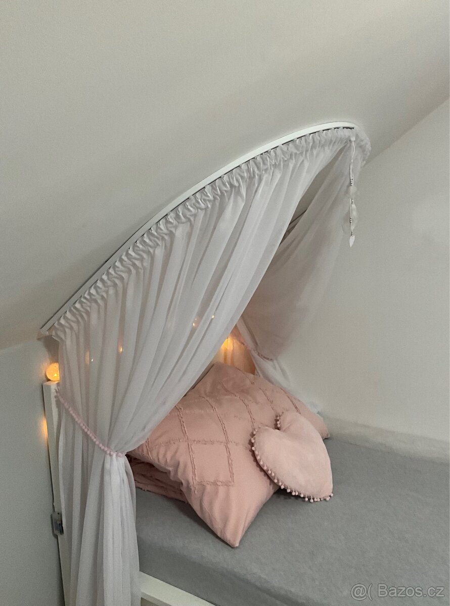 Nebesa nad postel - 3