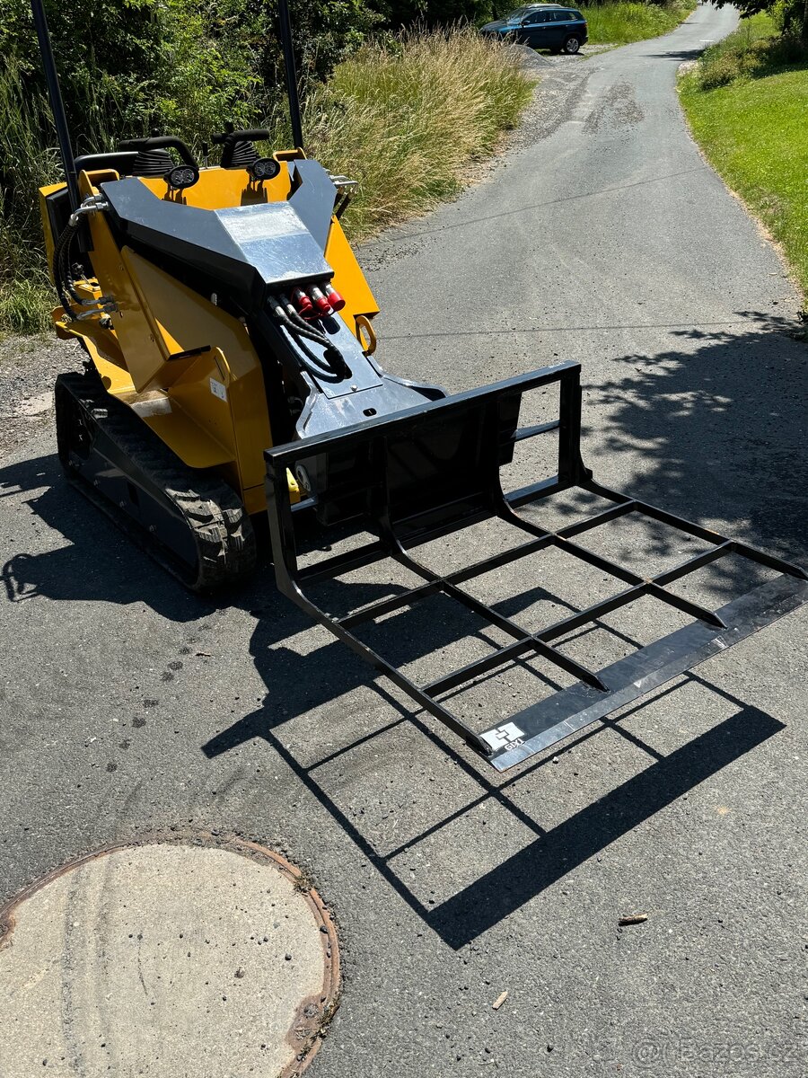 Rovnací rám pro mininakladač - 3