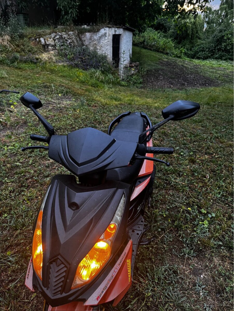 Skútr Maxon 125 - 3