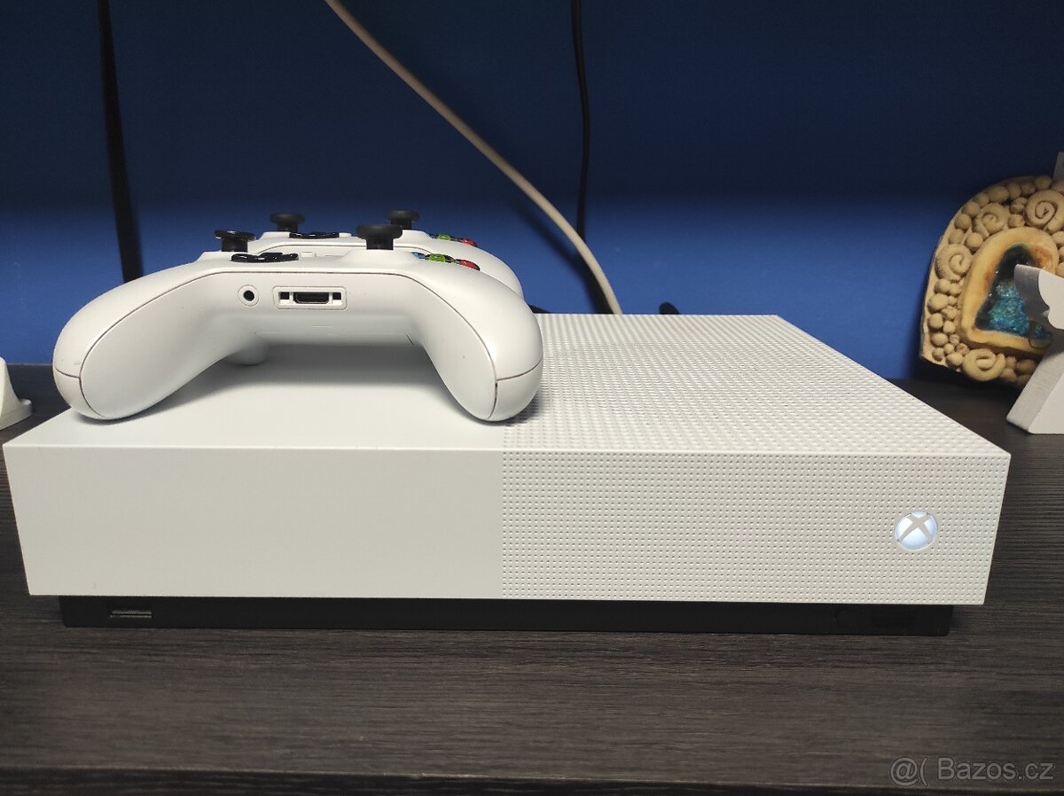 Xbox one 1TB - 3