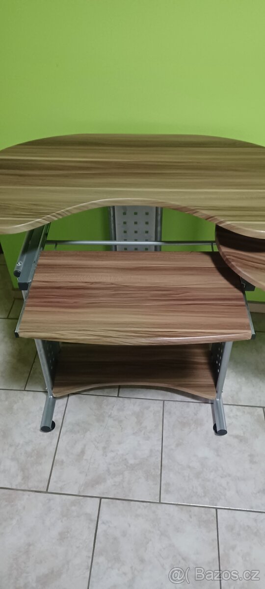 Počítačový stůl - 3