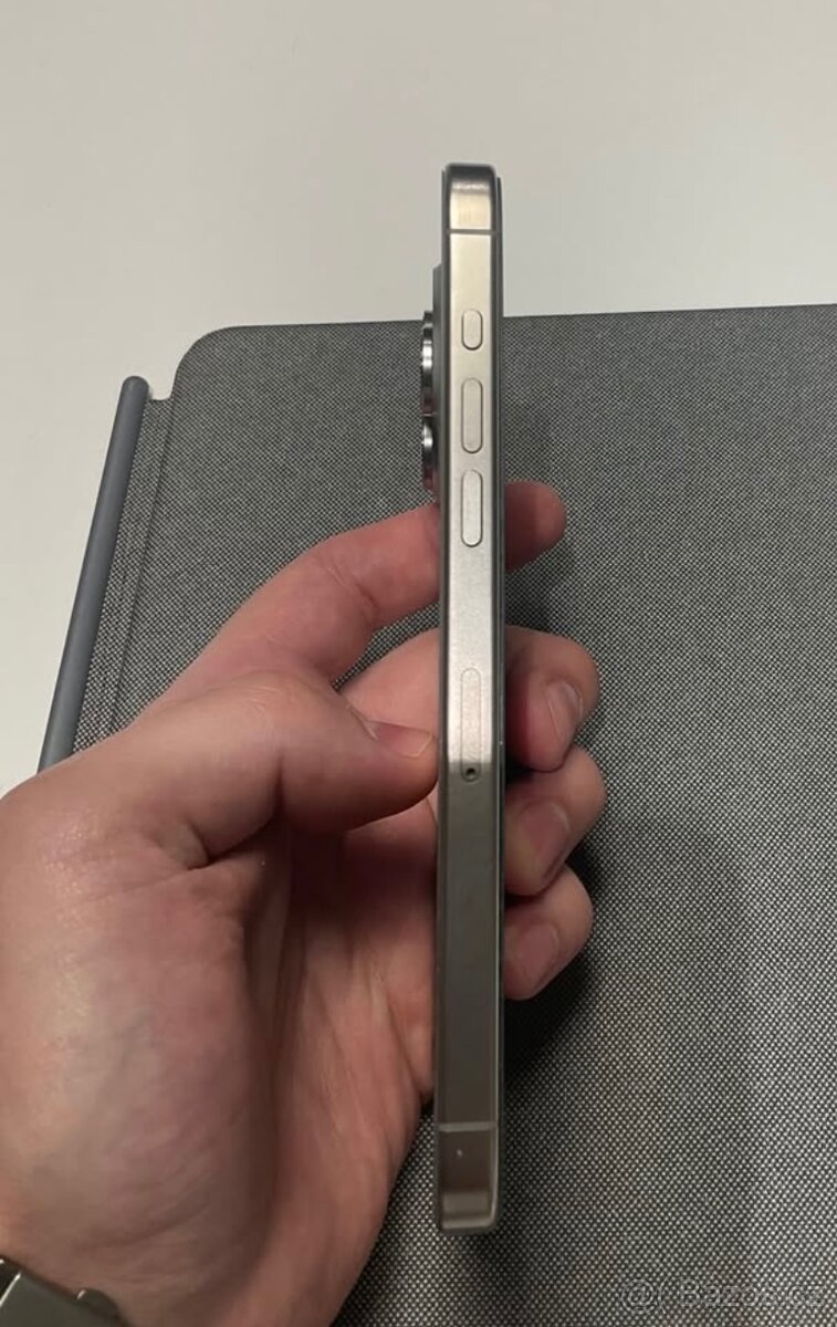 iPhone 15 Pro Max, 256 GB, přírodní titan. - 3