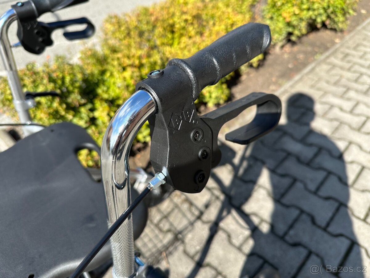 Chodítko pro seniory - podpůrný vozík - rolátor - 3