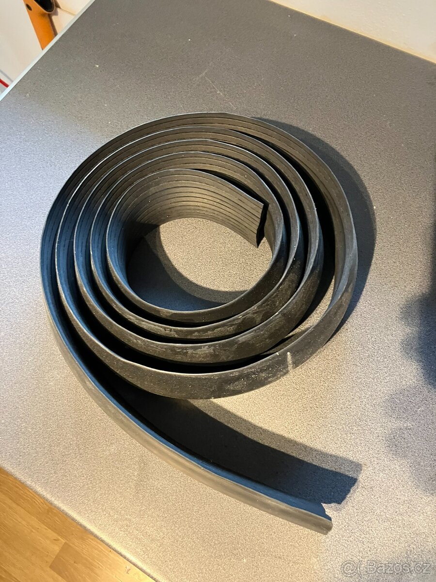 Gumový práh pod garážová vrata - 3