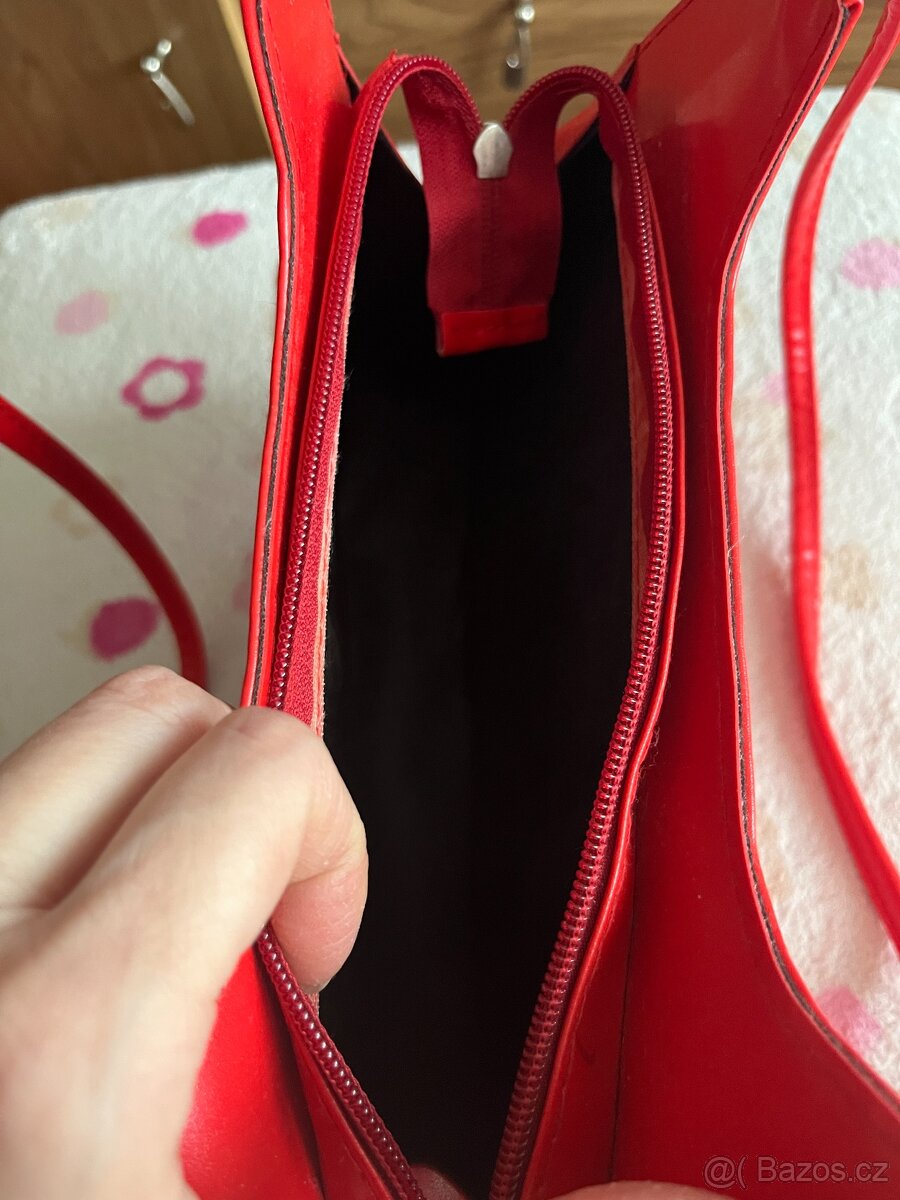 Kabelka menší červená - 3