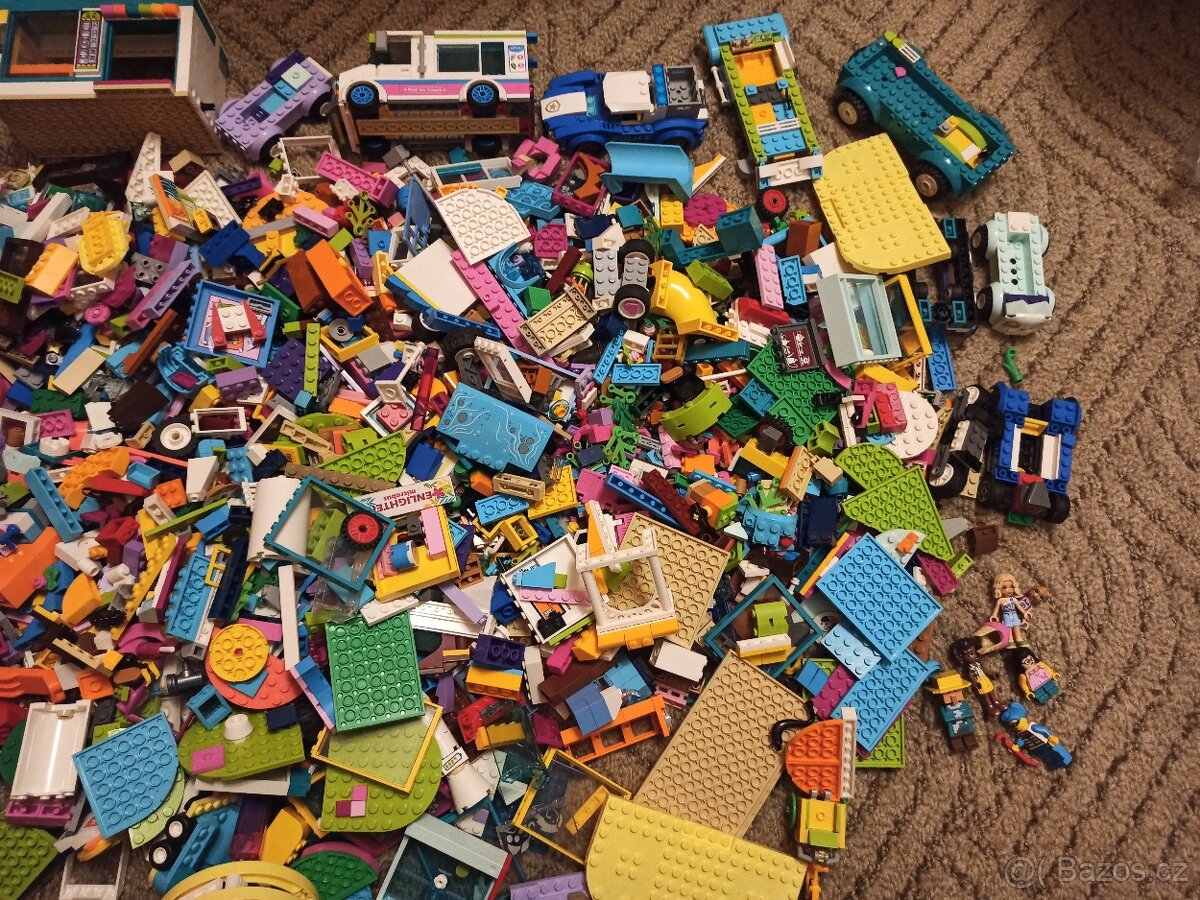 Lego mix 5 kilo + pár figurek - 3