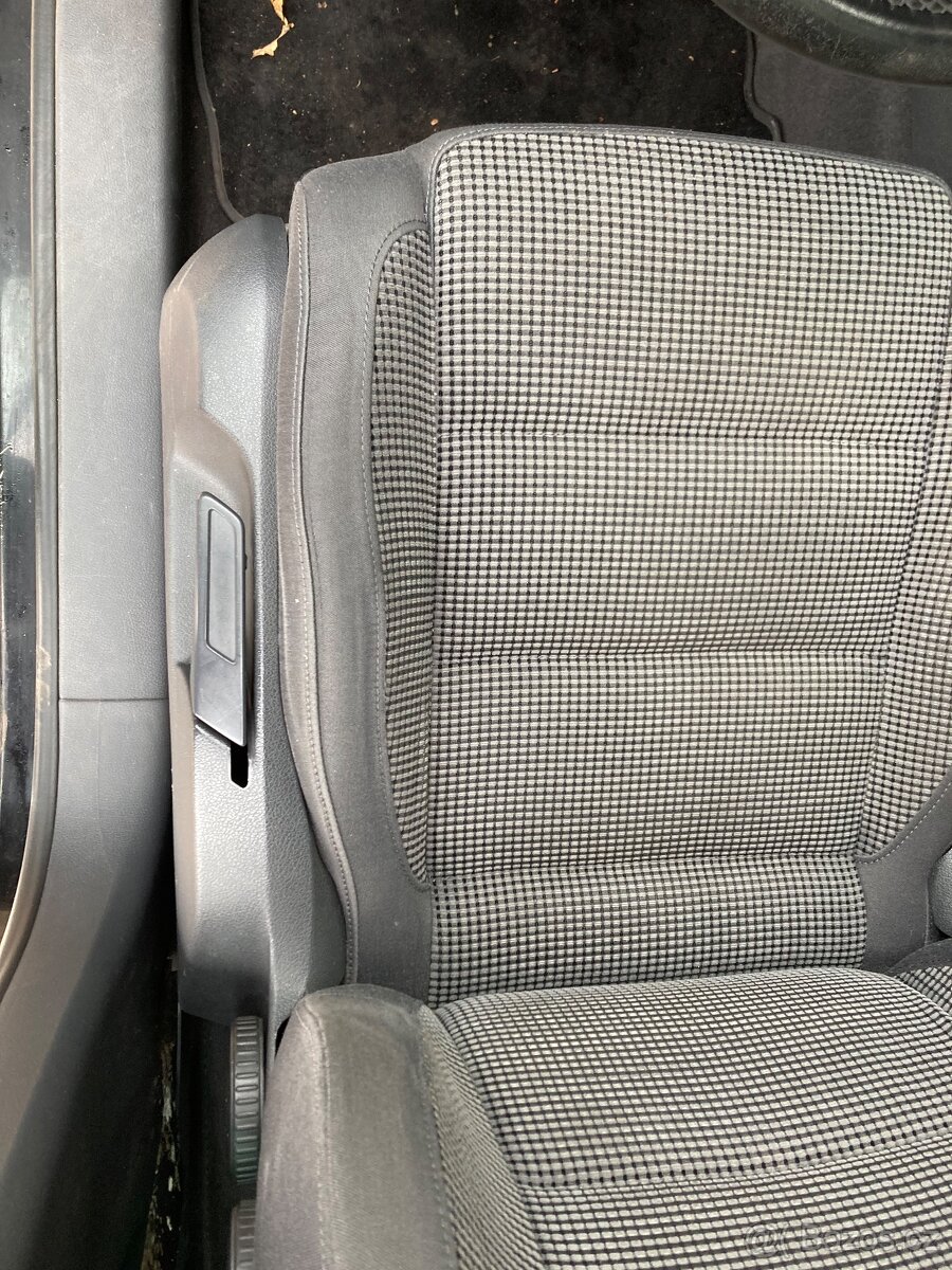 Sedačky Vw Touran 1T1 - 3