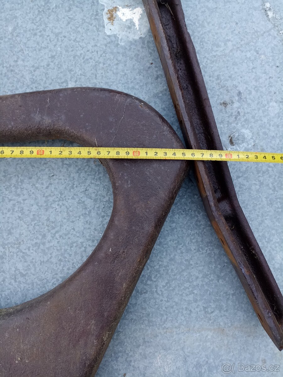 Litinové nohy k lavičce - 3