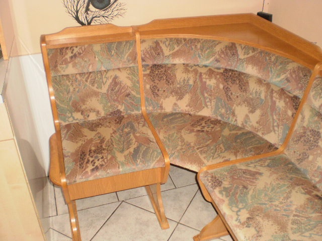 Rohová lavice + 2 židle - 3