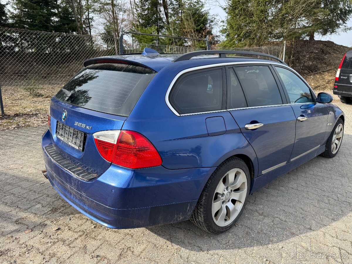 BMW 325 Xi Touring - 3