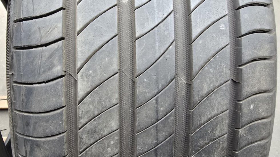 Letní pneu 255/45/20 Michelin - 3