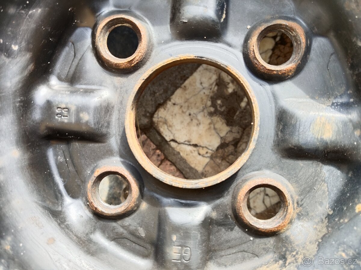 Sada 4ks celoročnich pneu s disky R14 - 3