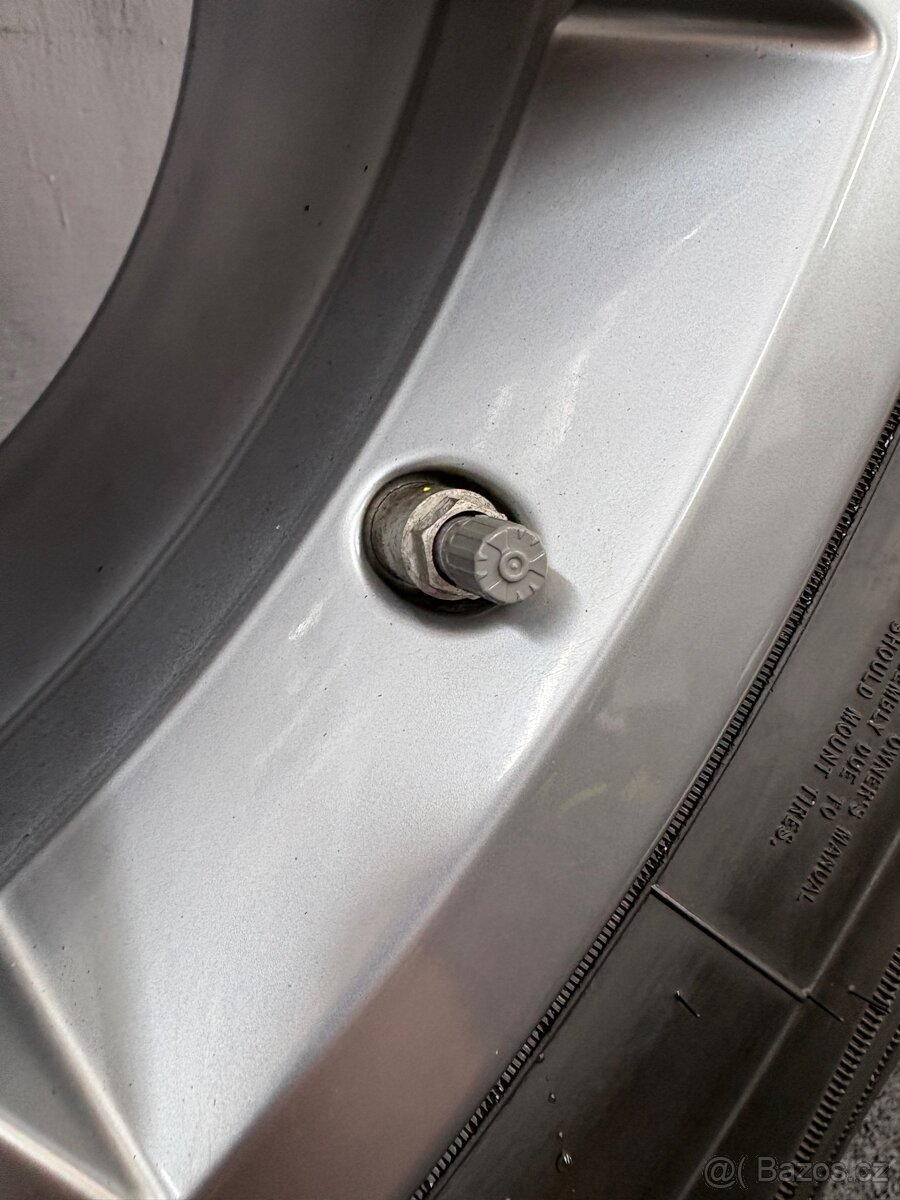 VW Touareg Sebring antracit 255/55/19 TPMS (J6) - 3