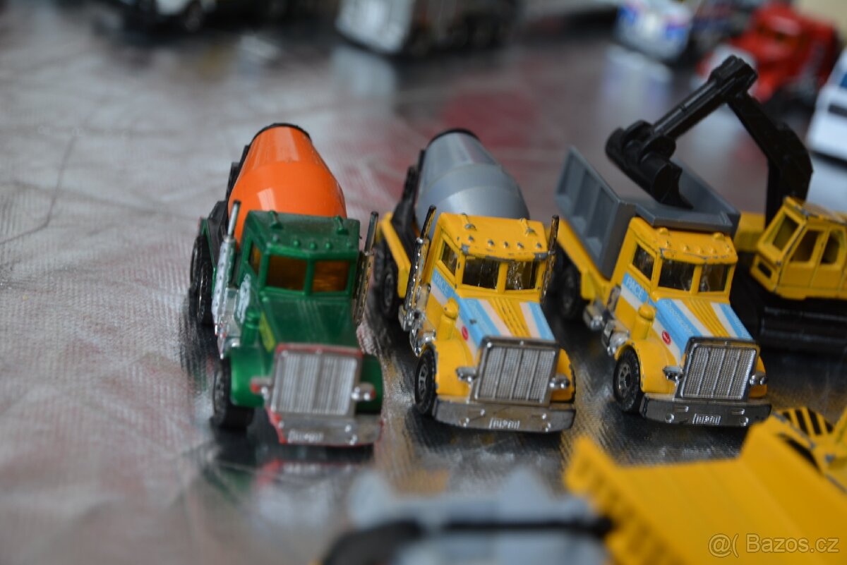 Autíčka Matchbox a další - 3